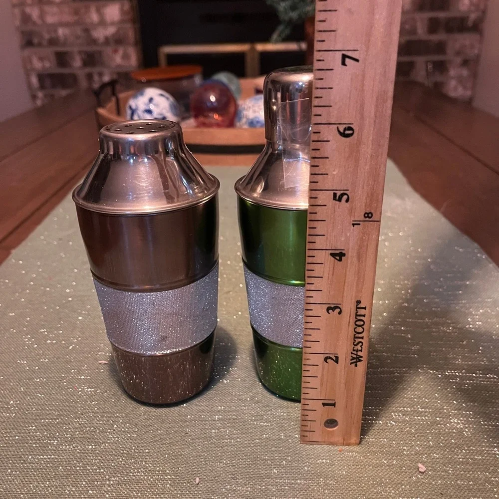 Cynthia Rowley Set of 2 Cocktail Shakers Green Bronze Glitter Band